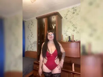 SVETIKBOMBOCHKA  live sex cam