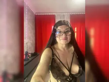 SVETIKBOMBOCHKA  live sex cam