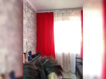 SVETIKBOMBOCHKA  live sex cam