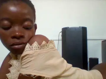 Sweetshal3  live sex cam