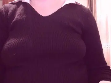 Sweetbrunete  live sex cam