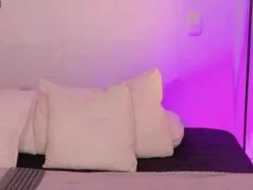 AnabelWolf  live sex cam