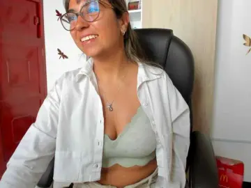 Isabella221  live sex cam