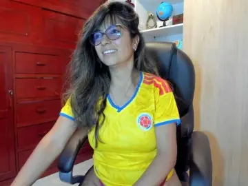 Isabella221  live sex cam
