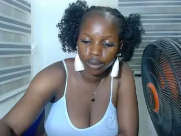 Sweetncreamy  live sex cam