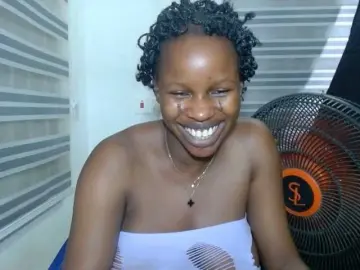 Sweetncreamy  live sex cam