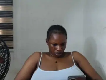 Sweetncreamy  live sex cam