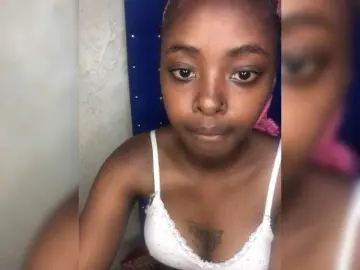 Fluffynishy  live sex cam