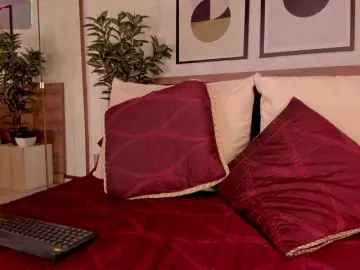 LunaRuso  live sex cam