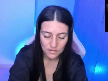 Saskyaajohnson  live sex cam