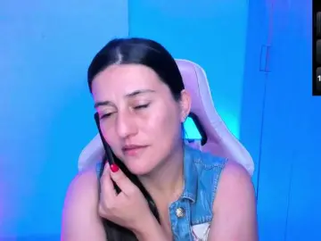 Saskyaajohnson  live sex cam