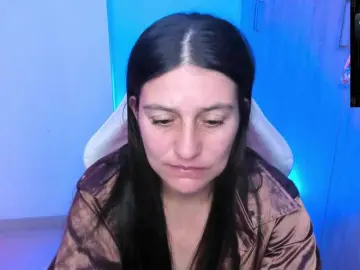 Saskyaajohnson  live sex cam