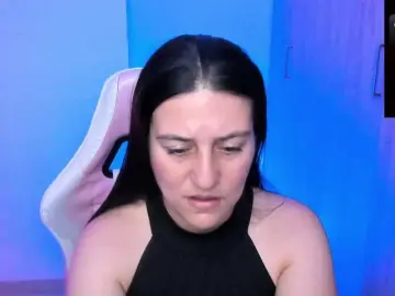 Saskyaajohnson  live sex cam