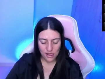 Saskyaajohnson  live sex cam