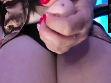 Saskyaajohnson  live sex cam