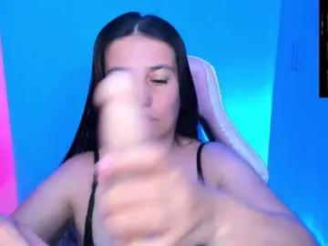 Saskyaajohnson  live sex cam