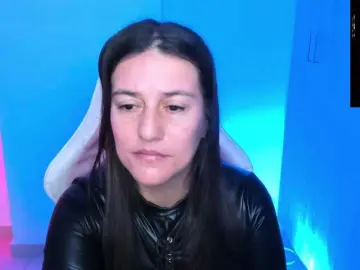 Saskyaajohnson  live sex cam