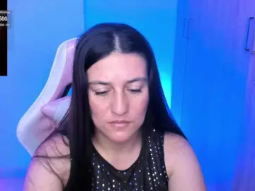 Saskyaajohnson  live sex cam