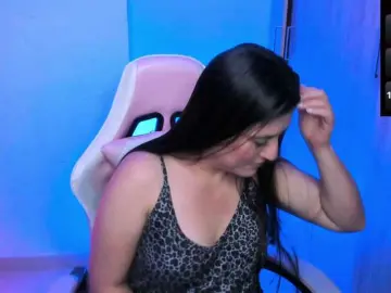 Saskyaajohnson  live sex cam