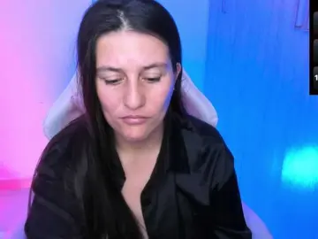 Saskyaajohnson  live sex cam
