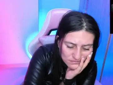 Saskyaajohnson  live sex cam
