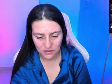 Saskyaajohnson  live sex cam