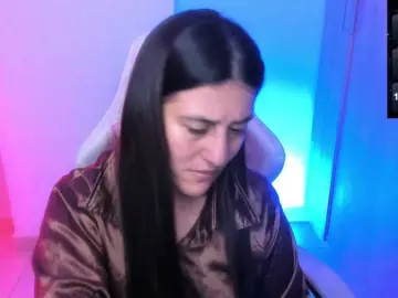Saskyaajohnson  live sex cam