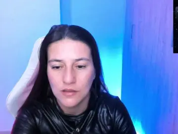Saskyaajohnson  live sex cam