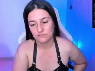 Saskyaajohnson  live sex cam
