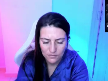 Saskyaajohnson  live sex cam