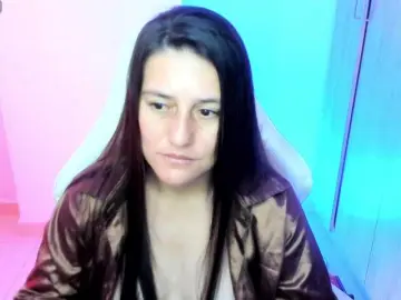 Saskyaajohnson  live sex cam