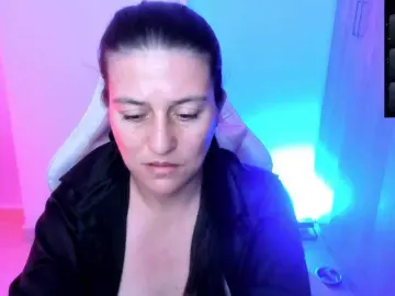 Saskyaajohnson  live sex cam