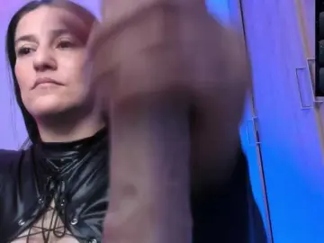 Saskyaajohnson  live sex cam
