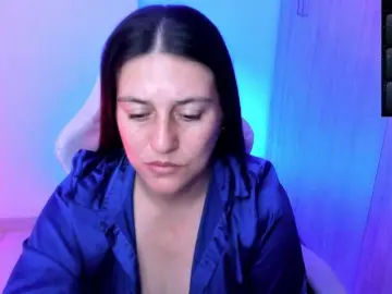 Saskyaajohnson  live sex cam