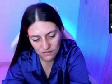 Saskyaajohnson  live sex cam