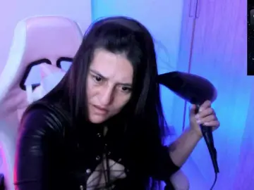 Saskyaajohnson  live sex cam
