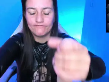 Saskyaajohnson  live sex cam