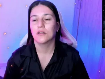 Saskyaajohnson  live sex cam