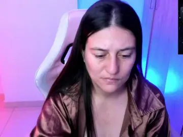 Saskyaajohnson  live sex cam