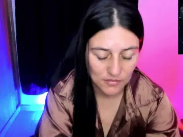 Saskyaajohnson  live sex cam