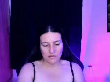 Saskyaajohnson  live sex cam