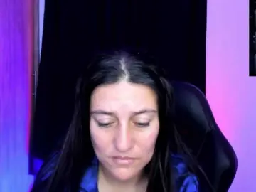 Saskyaajohnson  live sex cam