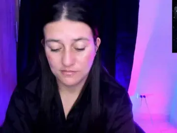 Saskyaajohnson  live sex cam