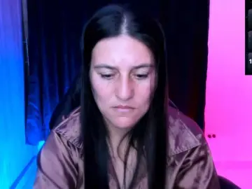 Saskyaajohnson  live sex cam