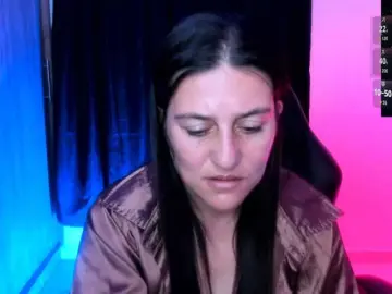 Saskyaajohnson  live sex cam