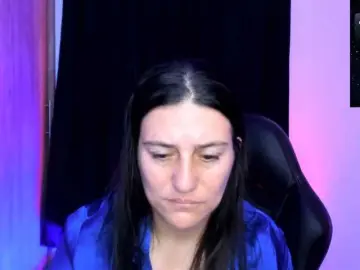 Saskyaajohnson  live sex cam