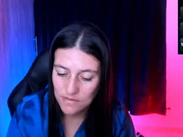 Saskyaajohnson  live sex cam