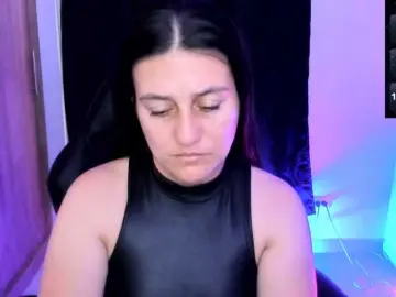 Saskyaajohnson  live sex cam