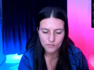 Saskyaajohnson  live sex cam