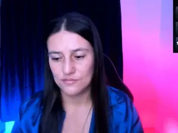 Saskyaajohnson  live sex cam